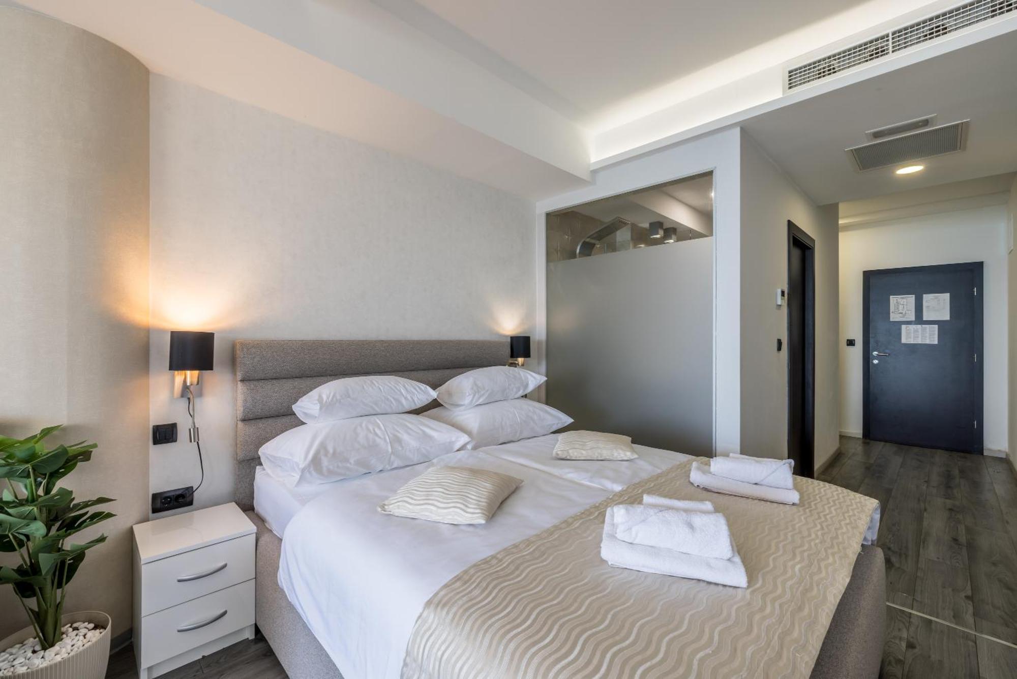Sea View Luxury Rooms Seven Of Nine Split Exterior photo